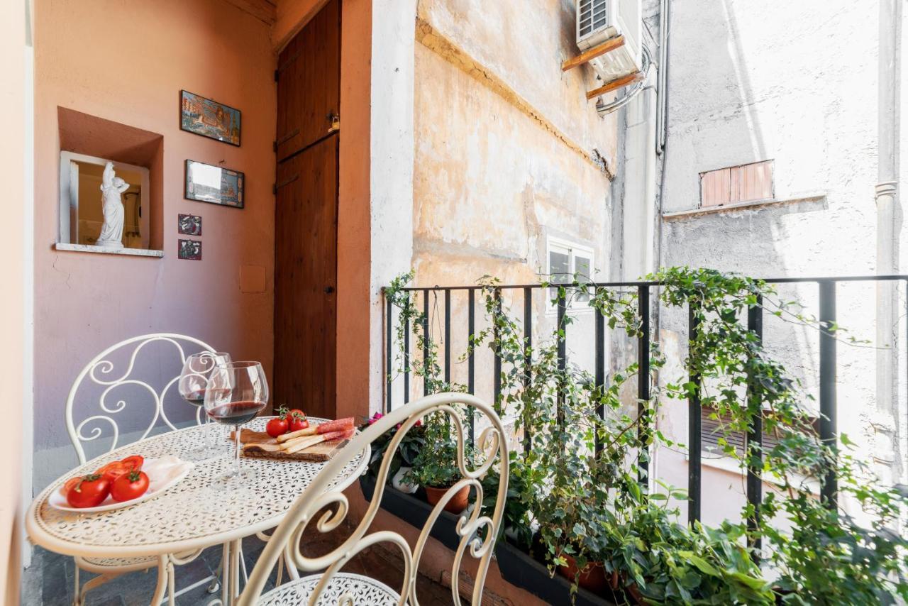 Domus Quiritum Charming, Appartamento D'Epoca A Campo De' Fiori Rome Extérieur photo